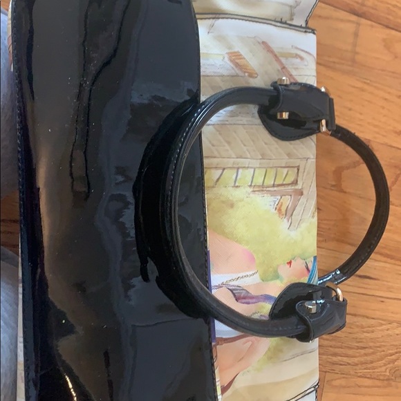 Hand bag with three parts to it - Picture 8 of 12